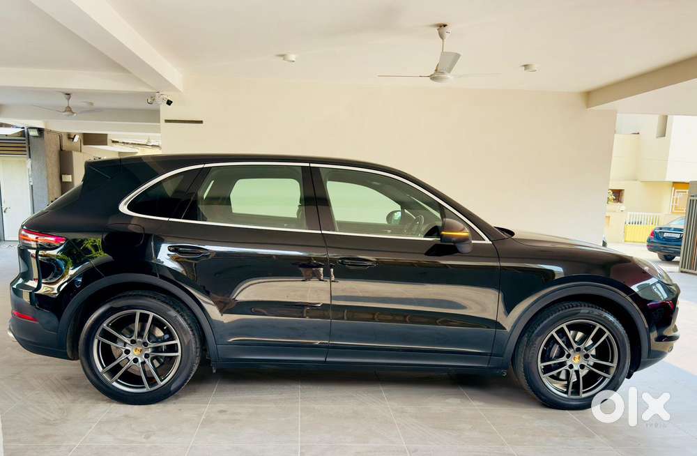 Porsche Cayenne Base, 2023, Petrol