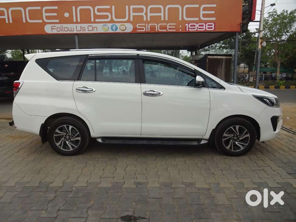 Toyota Innova Crysta 2.4 V 8 Str, 2022, Diesel