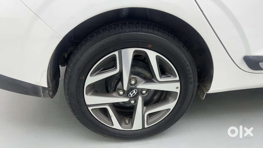 Hyundai Aura 1.2 Sx Cng, 2023, Cng & Hybrids