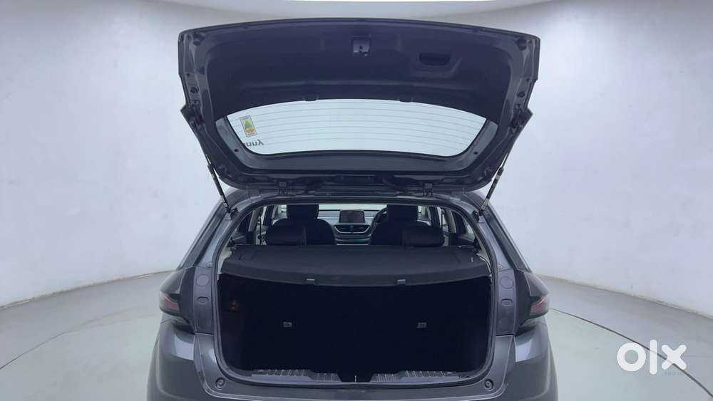 Tata Altroz Xza Plus (s), 2023, Petrol