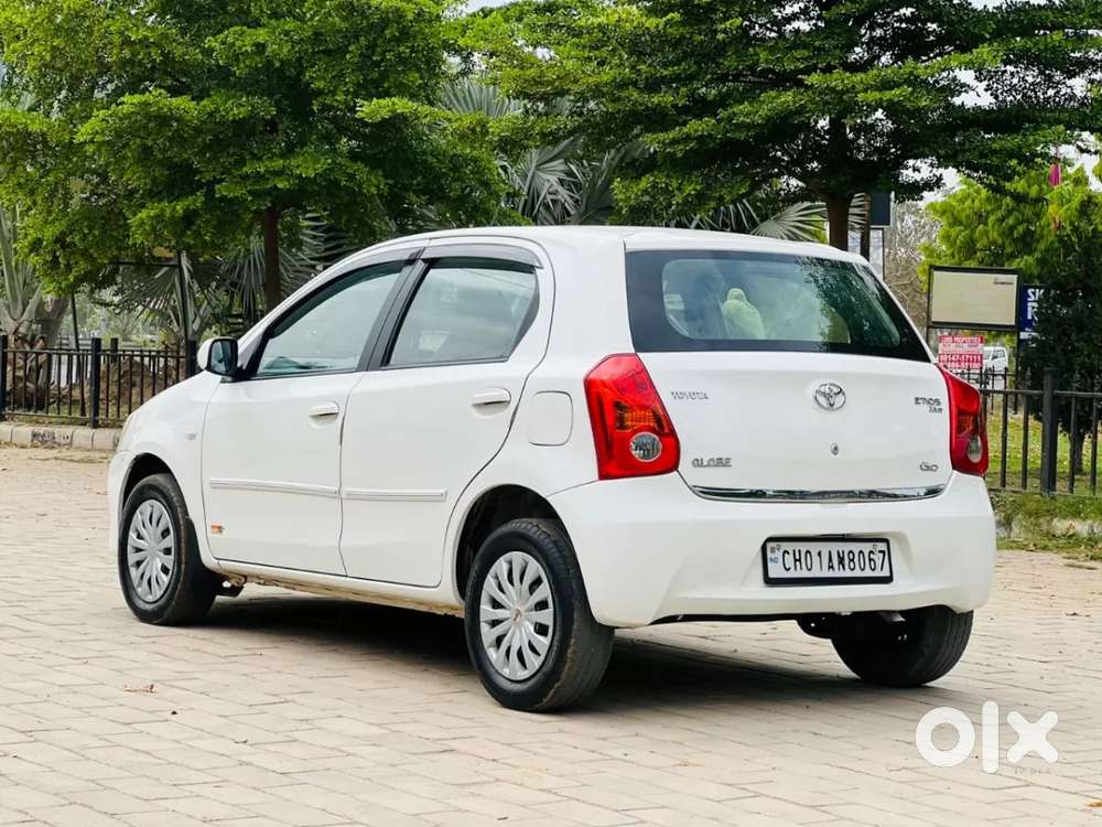 Toyota Etios Liva 1.2 G, 2012, Petrol