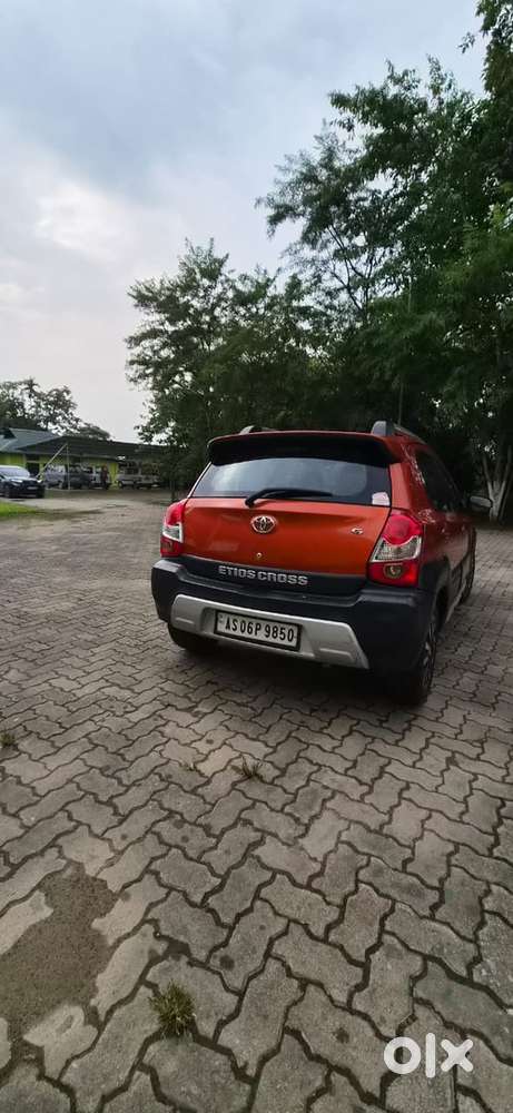 Toyota Etios Cross 2015 Petrol Well Maintained