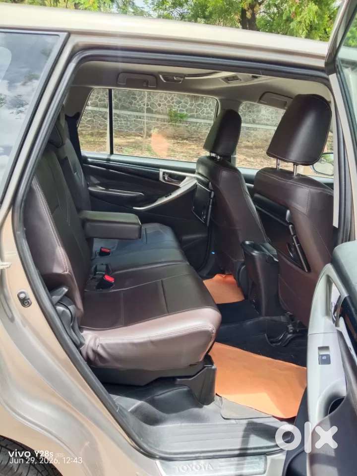 Toyota Innova Crysta [2020-ongoing] 2.4 Vx 7 Str, 2017, Diesel