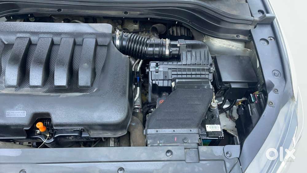 Mahindra Xuv700 2.0 Ax 5 Petrol Mt Str, 2021, Petrol