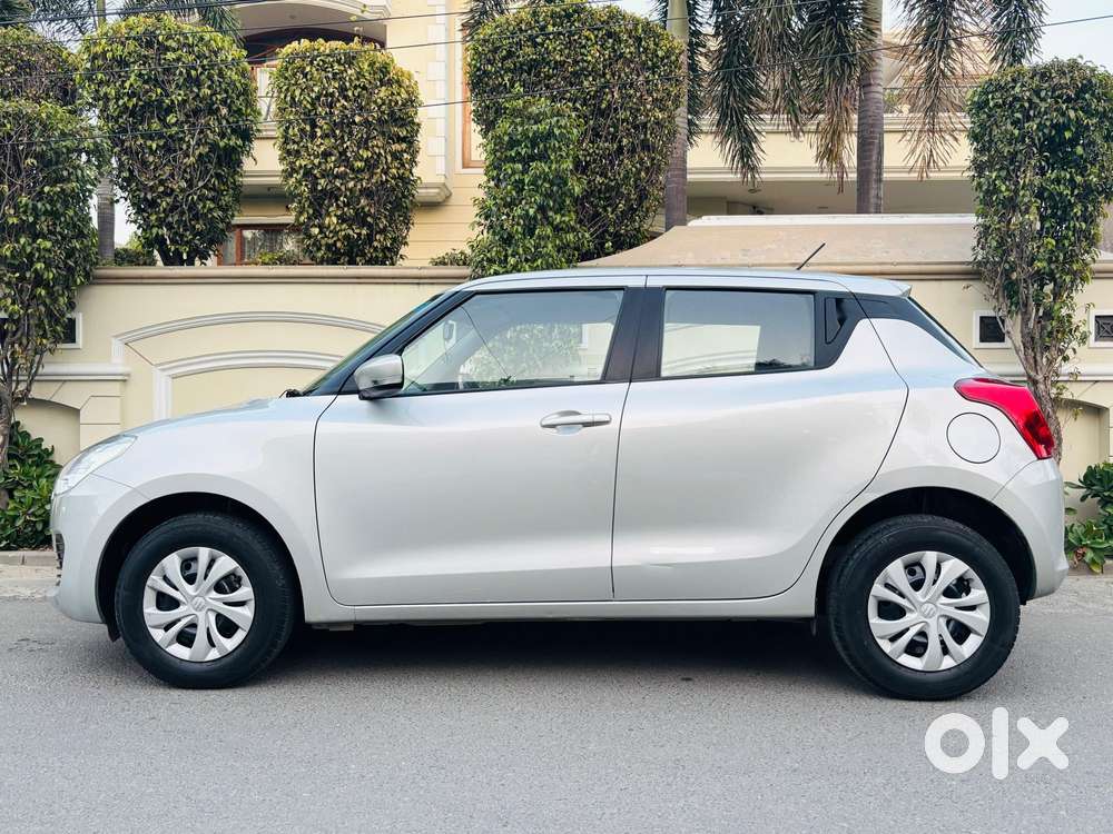 Maruti Suzuki Swift Vxi + Manual, 2023, Petrol