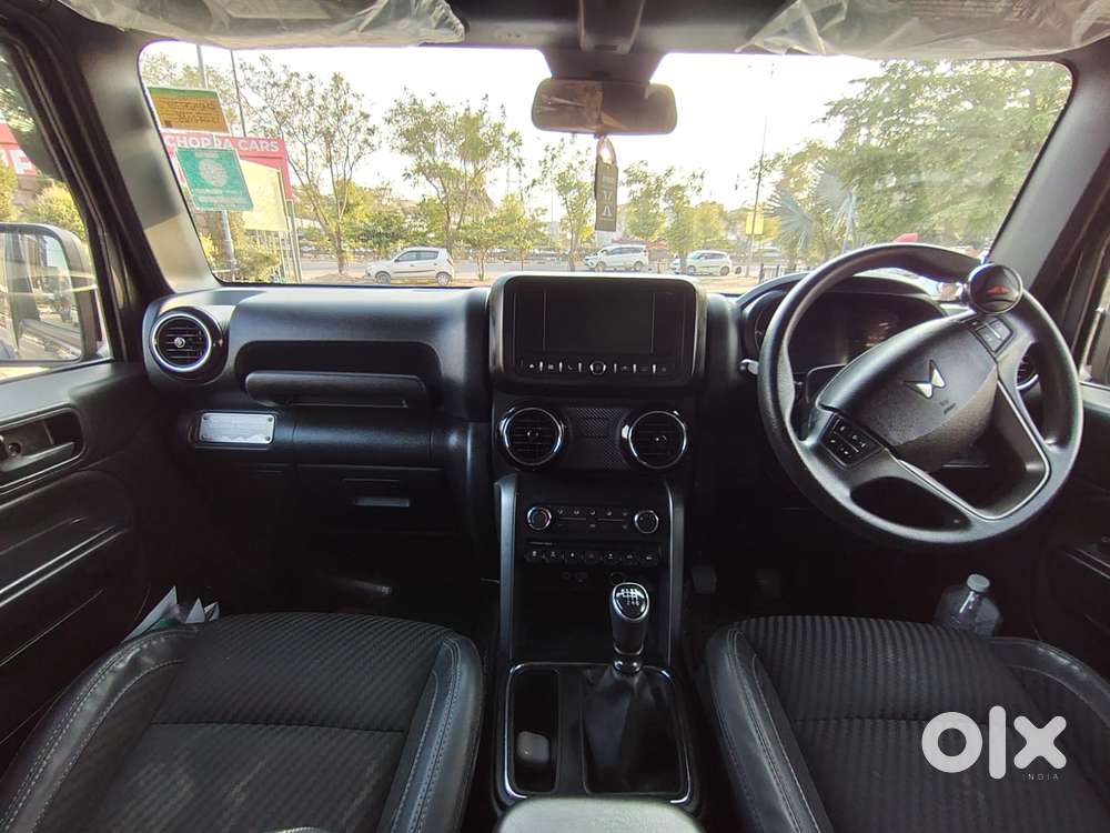 Mahindra Thar Lx Convertible Top Diesel Mt 4wd, 2025