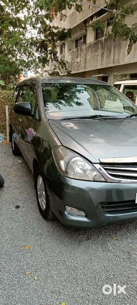 Toyota Innova 2010 Diesel Well Maintained