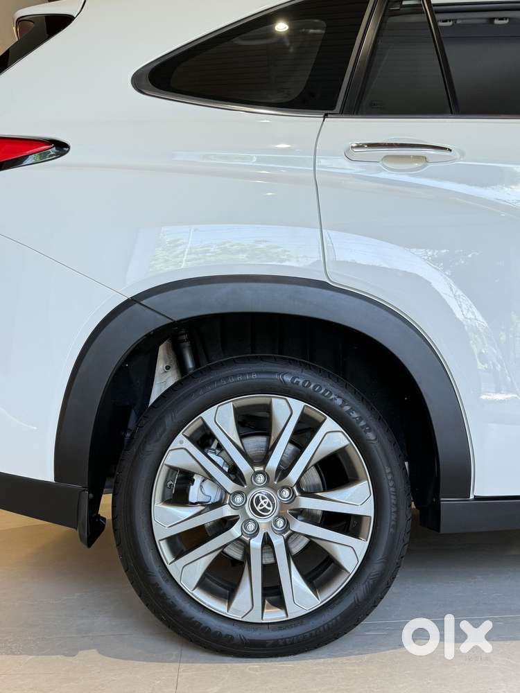 Toyota Innova Hycross 2.0 Zx (o) Hybrid 7 Str, 2025, Cng & Hybrids