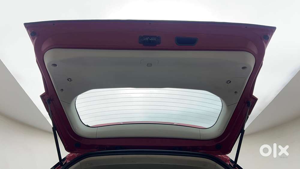 Mahindra Xuv300 W8 (o) 1.5 Diesel Amt, 2023, Diesel