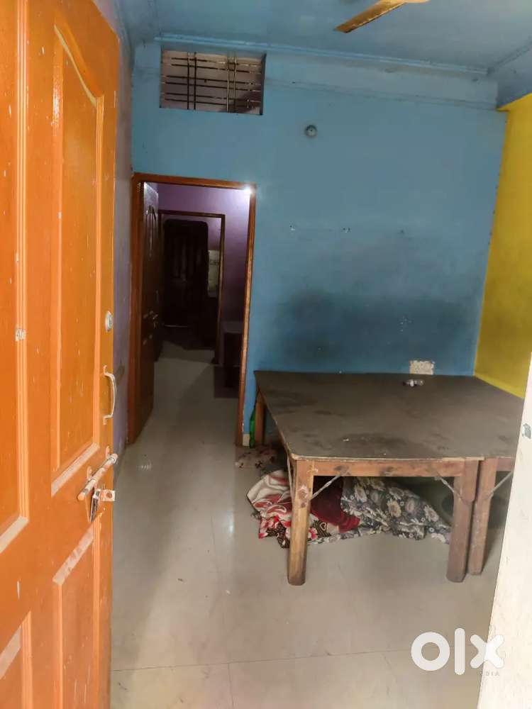 Independent Flat for rent on main road