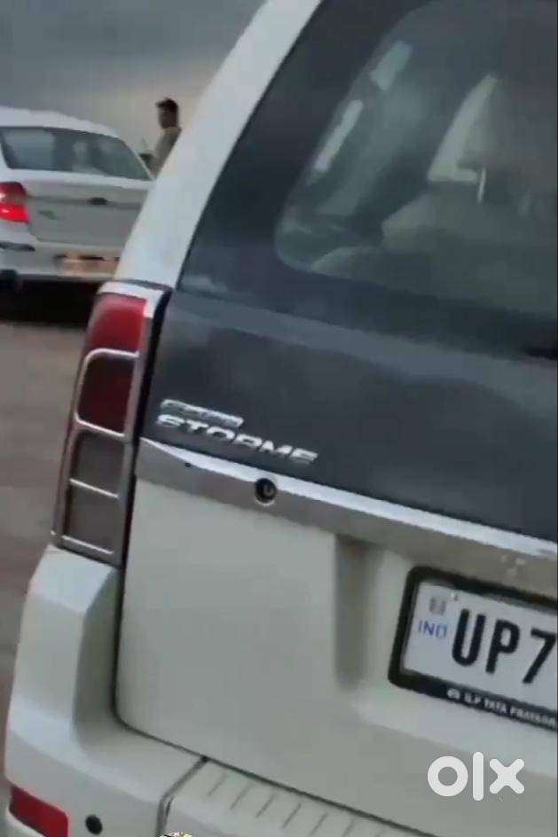 Tata Safari Storme 2013