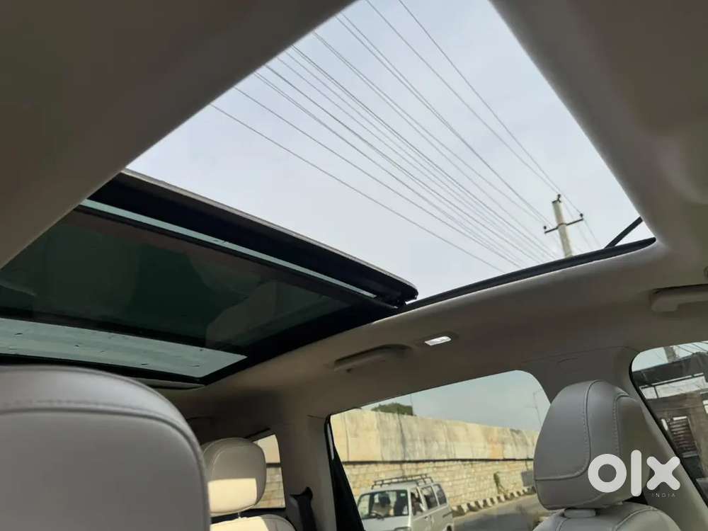 Mahindra Xuv700 2023 Diesel Well Maintained