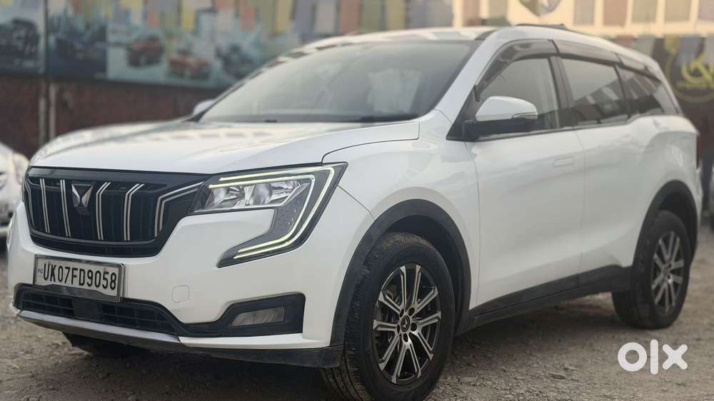 Mahindra Xuv700 2.0 Ax 3 Petrol Mt 5 Str, 2022, Petrol