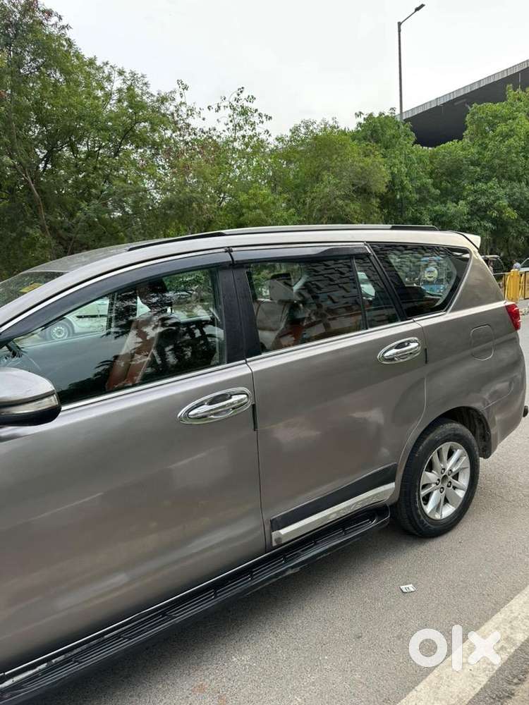 Toyota Innova Crysta 2017 Diesel Well Maintained