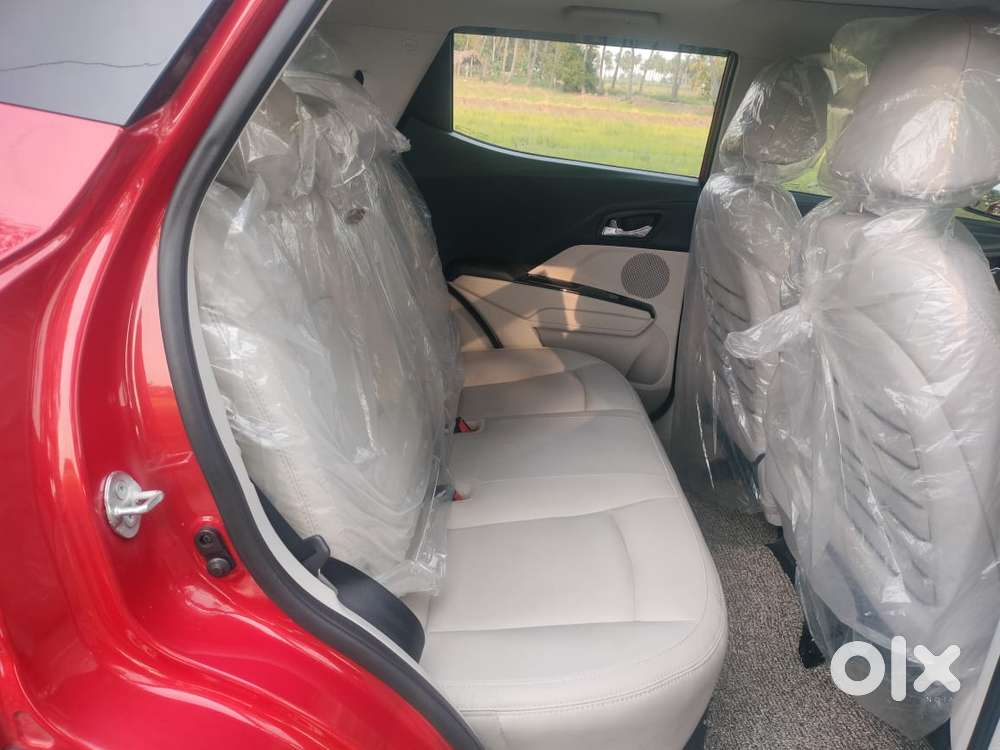 Mahindra Xuv300 W8 Option, 2022, Petrol