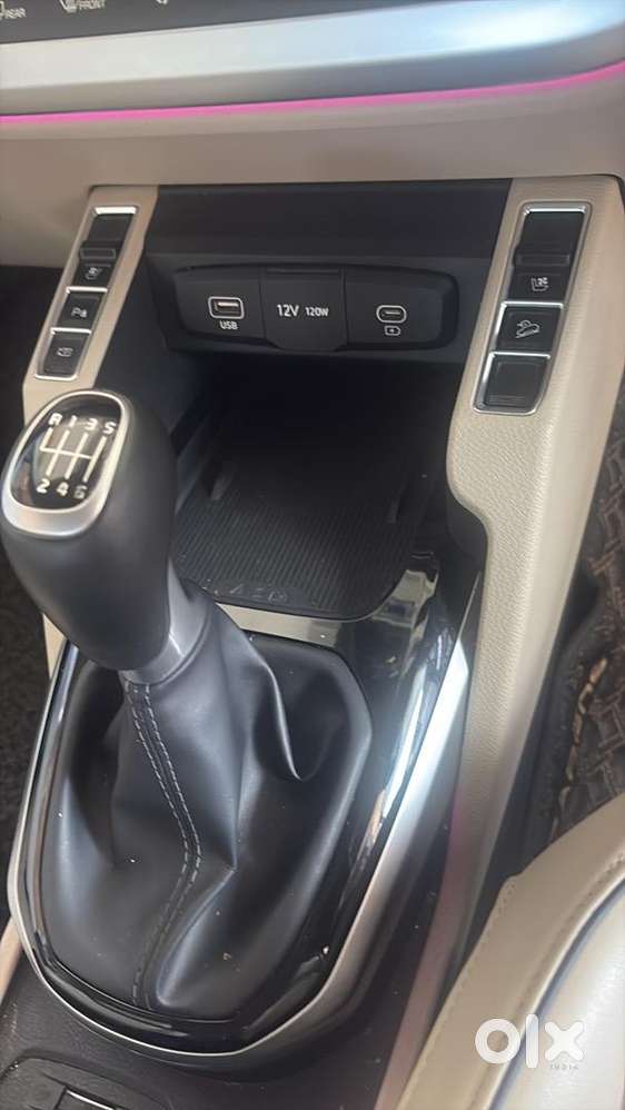 Kia Carens 2023 Petrol Well Maintained