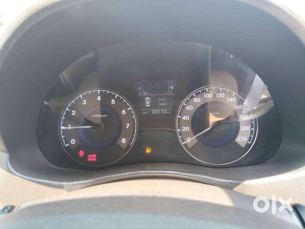 Hyundai Verna 1.6 Sx Vtvt (o), 2011, Petrol