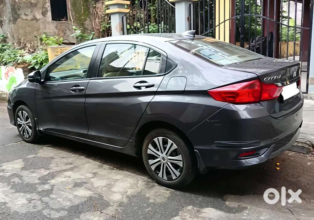 Honda City Sv Mt With Pin To Pin Honda Service Record Maintained.