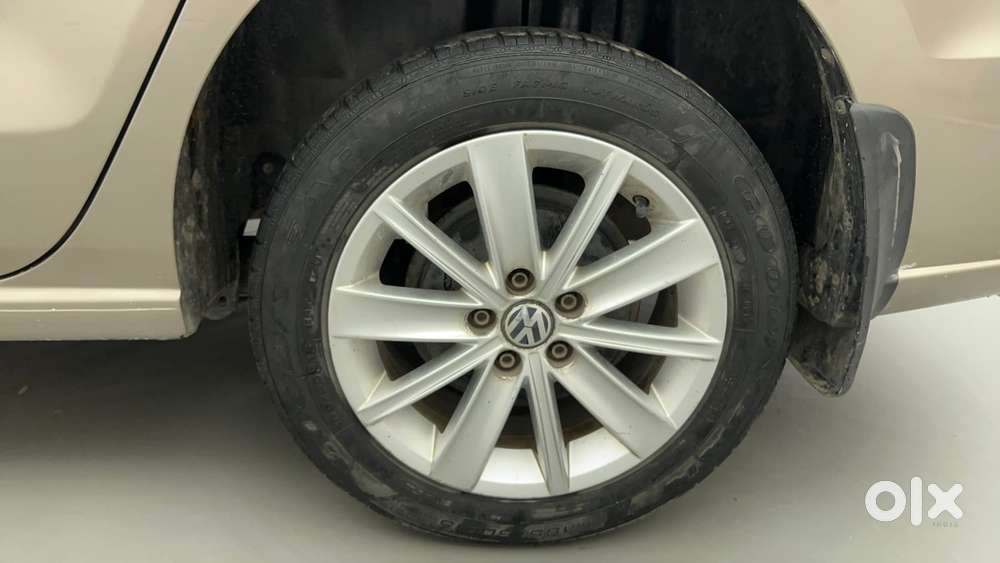 Volkswagen Vento 1.2 Tsi Highline At, 2016, Petrol