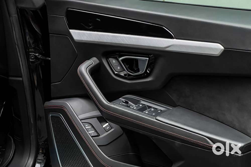 Lamborghini Urus, 2021, Petrol