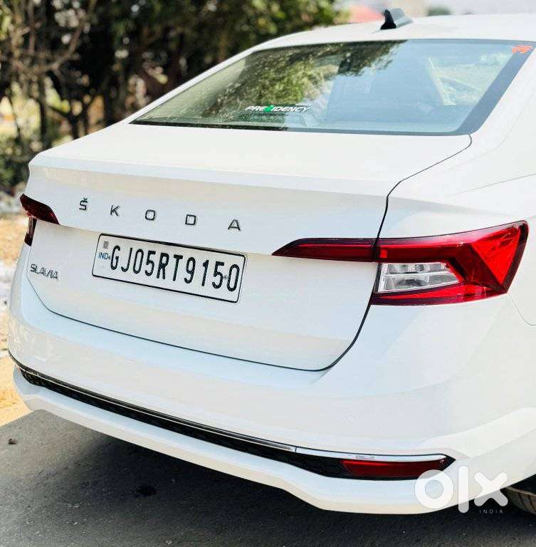 Skoda Slavia 1.0 Tsi Style At, 2023, Petrol
