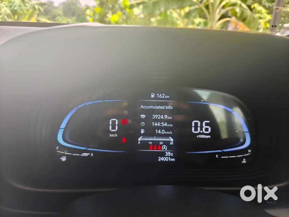 Hyundai Venue 2023 Petrol 24000 Km Driven