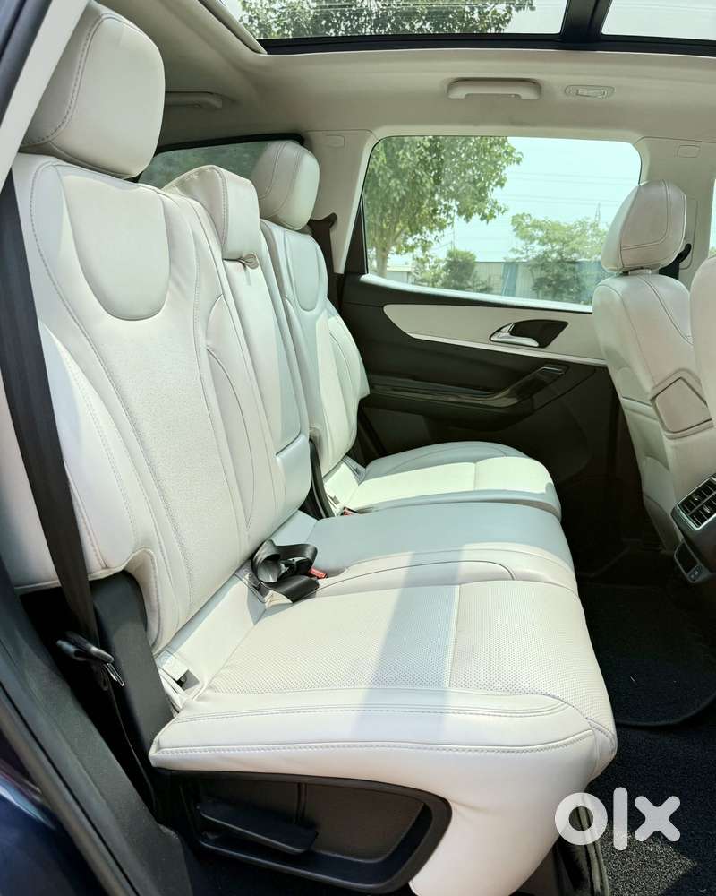 Mahindra Xuv700 Ax7 Luxury Pack Awd, 2023, Diesel