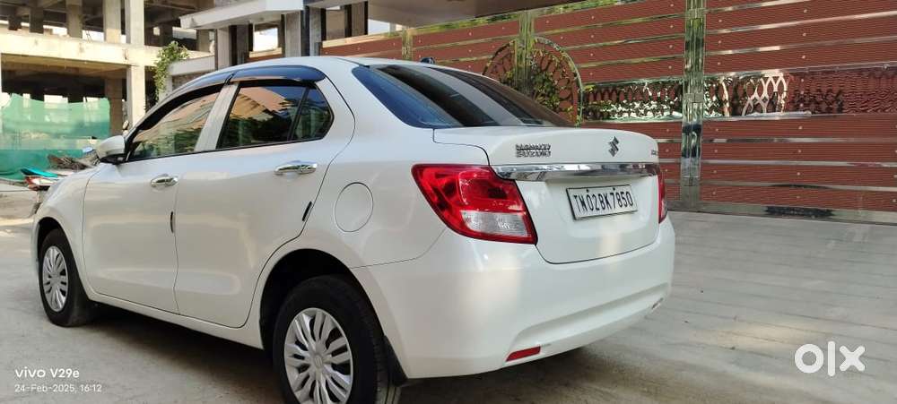 Maruti Suzuki Dzire Vdi Amt, 2017, Diesel