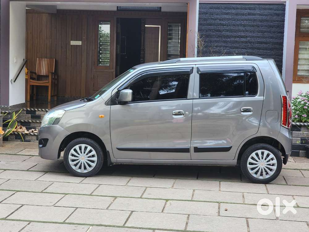 Maruti Suzuki Wagon R 1.0 Vxi Plus Amt, 2017, Petrol