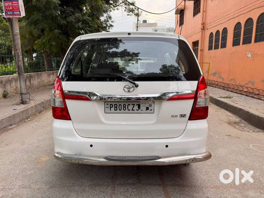Toyota Innova 2.5 G (diesel) 7 Seater Bs Iv, 2015, Diesel
