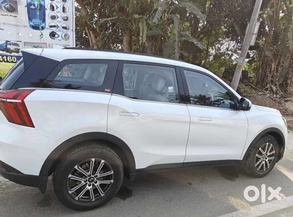 Mahindra Xuv700 2024 Petrol 14000 Km Driven