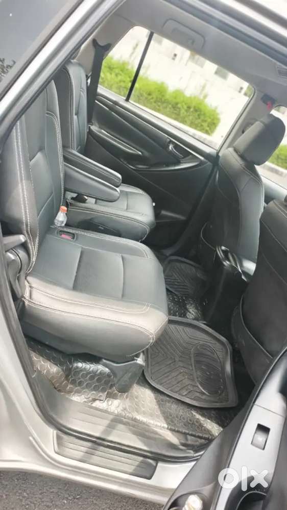 Toyota Innova Crysta 2016 (taxi)