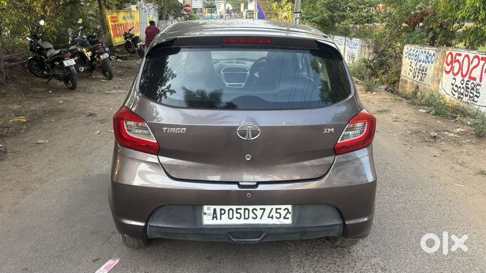 Tata Tiago 1.2 Revotron Xm, 2017, Petrol