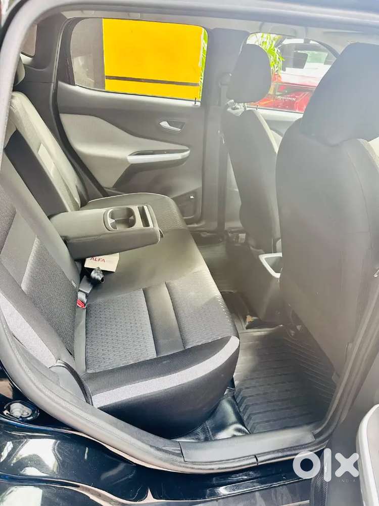 Nissan Magnite Cvt 2025 // Low Run 1 // Yr Old