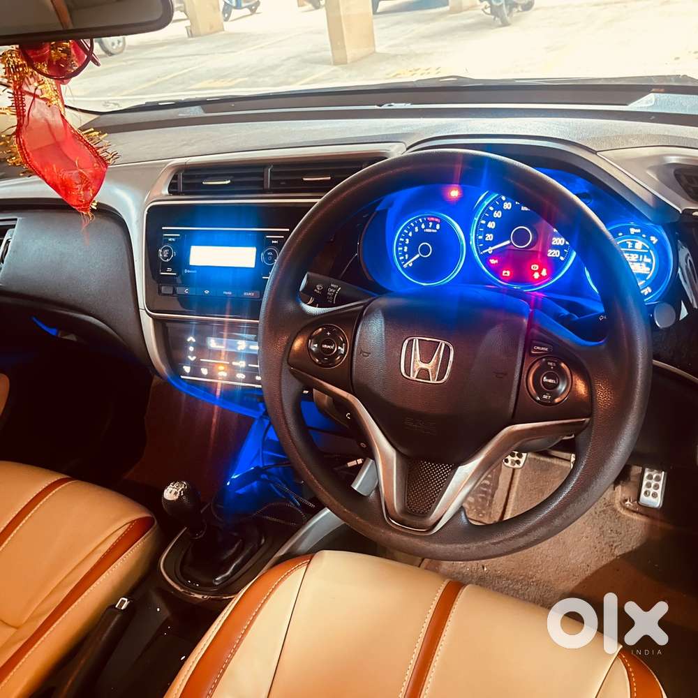 Honda City 2016 MT year excellent condition