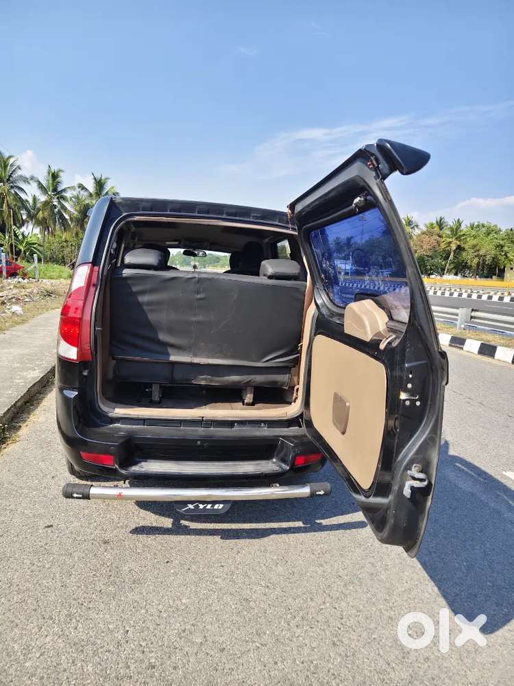 Mahindra Xylo 2011