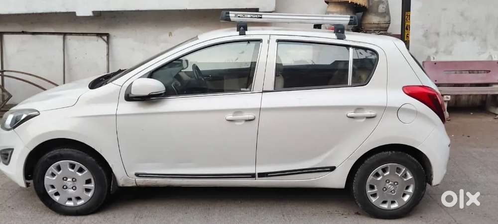 Hyundai I20 2014 Cng & Patrol 98000 Km Driven