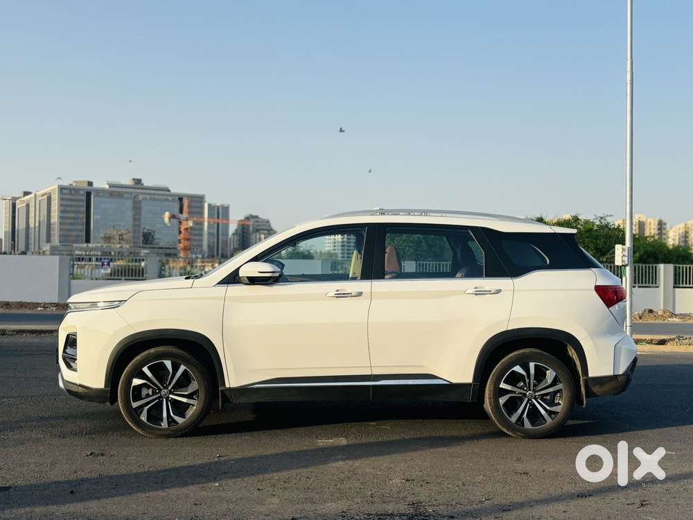 Mg Hector Plus Sharp Pro Blackstorm 2.0 Turbo Diesel 7 Str, 2026, Di..