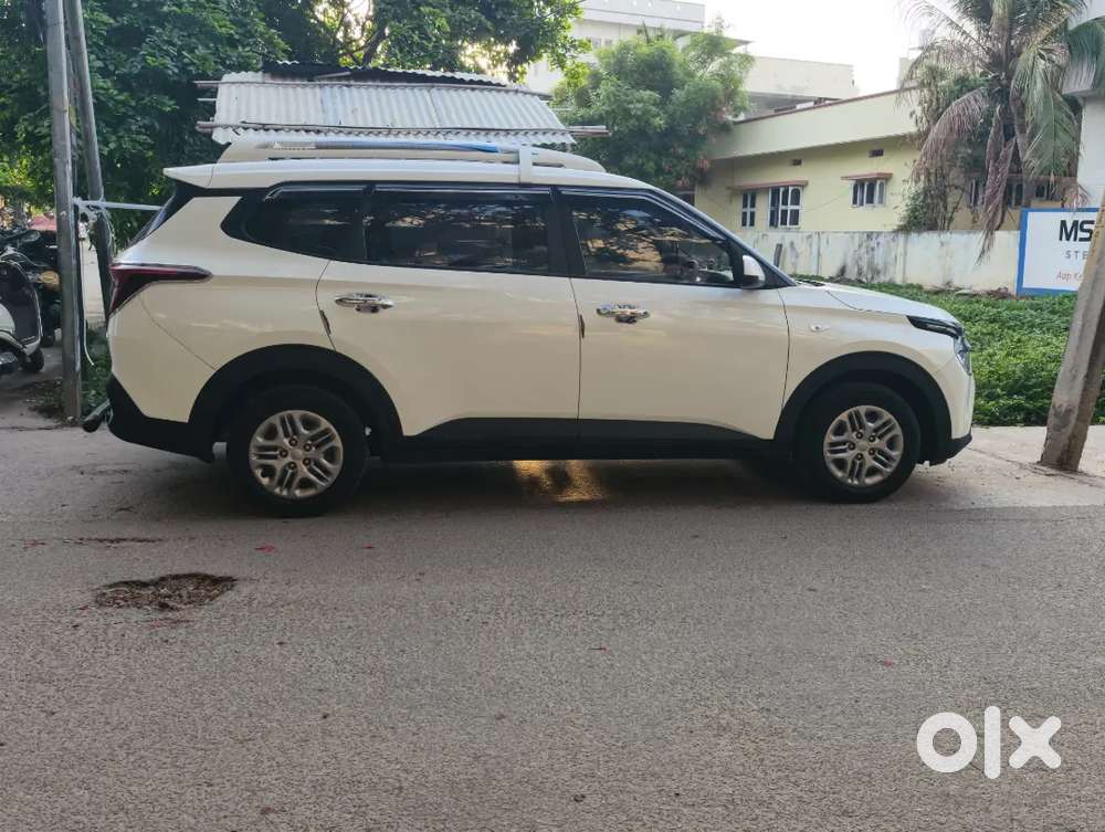 Kia Carens Premium Petrol 2023