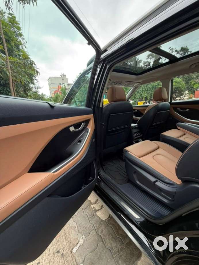 Hyundai Alcazar Signature 1.5 Petrol Dct 6str, 2025, Petrol