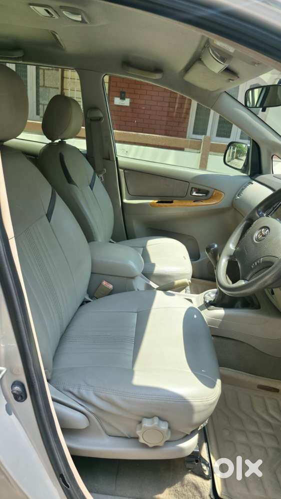 Toyota Innova 2.5 Vx 8 Str Bs-iii, 2010, Diesel