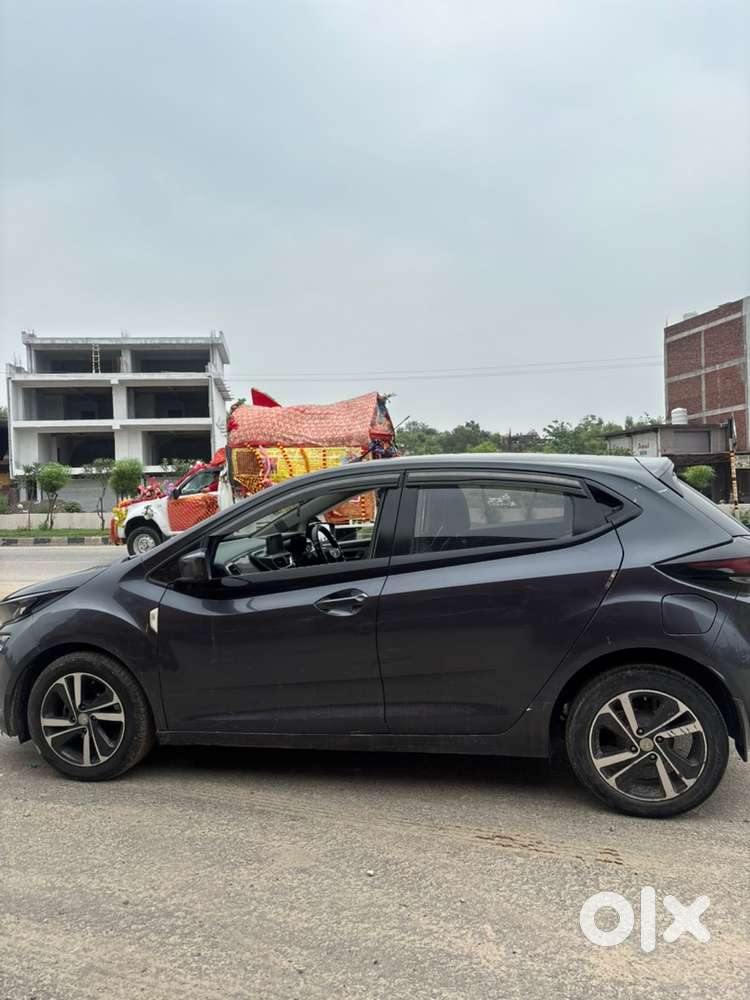 Tata Altroz Petrol 2021