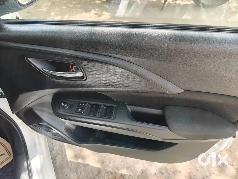 Maruti Suzuki Swift 2025 Cng & Hybrids 30000 Km Driven