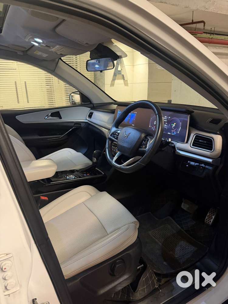 Mahindra Xuv700 Ax7l 6 Str At, 2022, Diesel