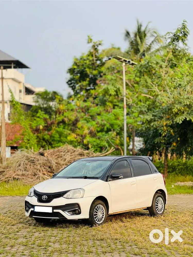 Toyota Etios Liva 2015 Model Diesel 175000 Km Driven Re Register