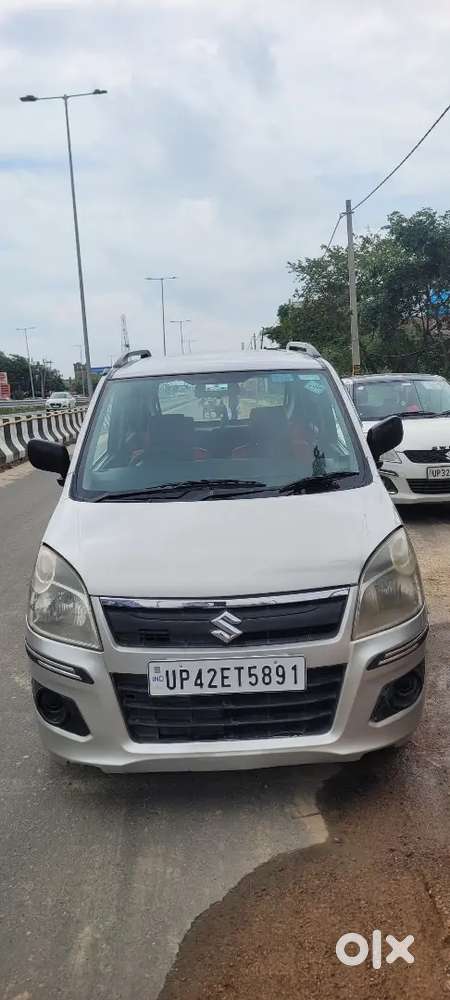 मारुति वैगन आर सीएनजी रुदौली घोसियाना