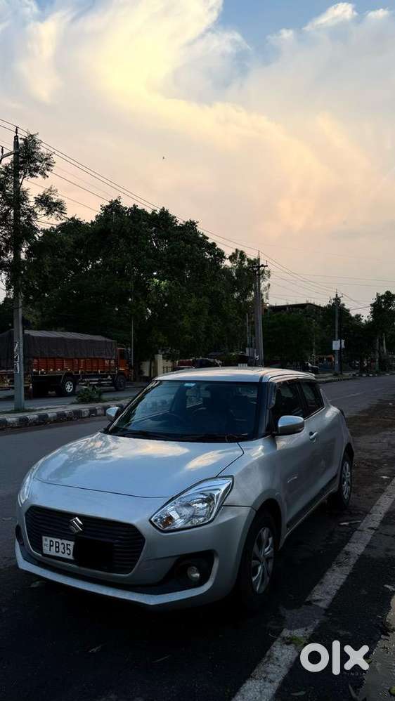 Maruti Suzuki Swift Amt 2018 Petrol Well Maintained