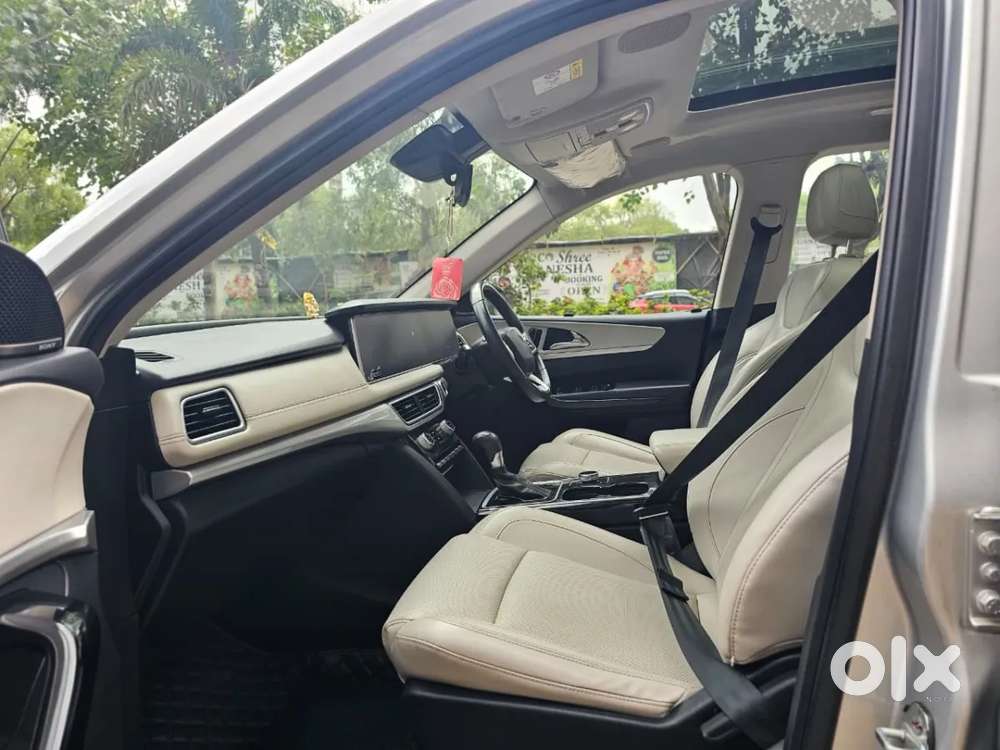 Mahindra Xuv700 2.2 Ax 7 Diesel At Luxury Pack Str, 2022, Diesel