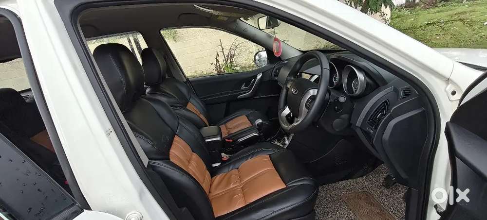 Mahindra Xuv500 W7