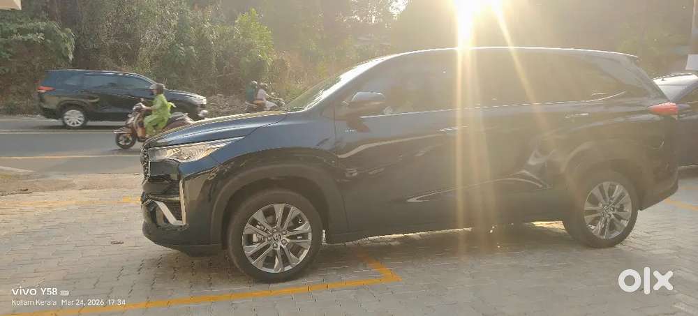 Toyota Innova Hycross 2026